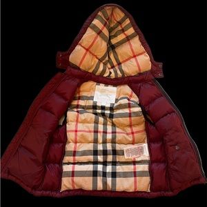 Burberry kids burgundy puffer vest sz. 5 Detachable hood Boy or Girl
